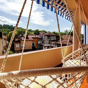 terrace-home-three-bedrooms-city-center.plovdiv-hotels.com/